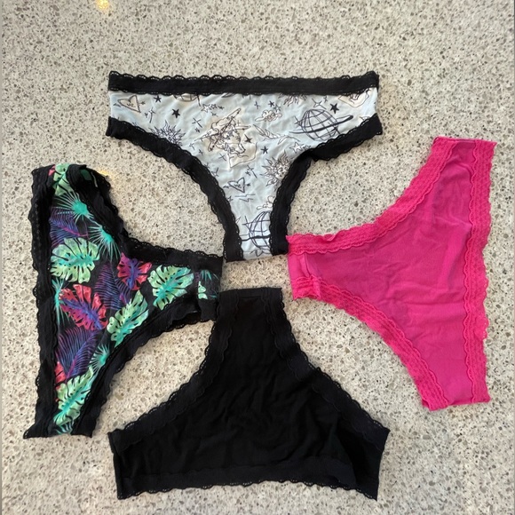 MeUndies “Feel Free” Lace Thong - Picture 2 of 3